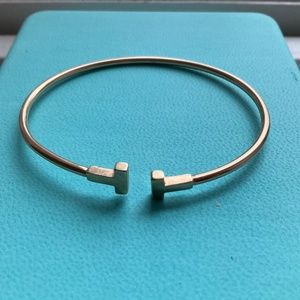 Rose gold narrow Tiffany wire bracelet